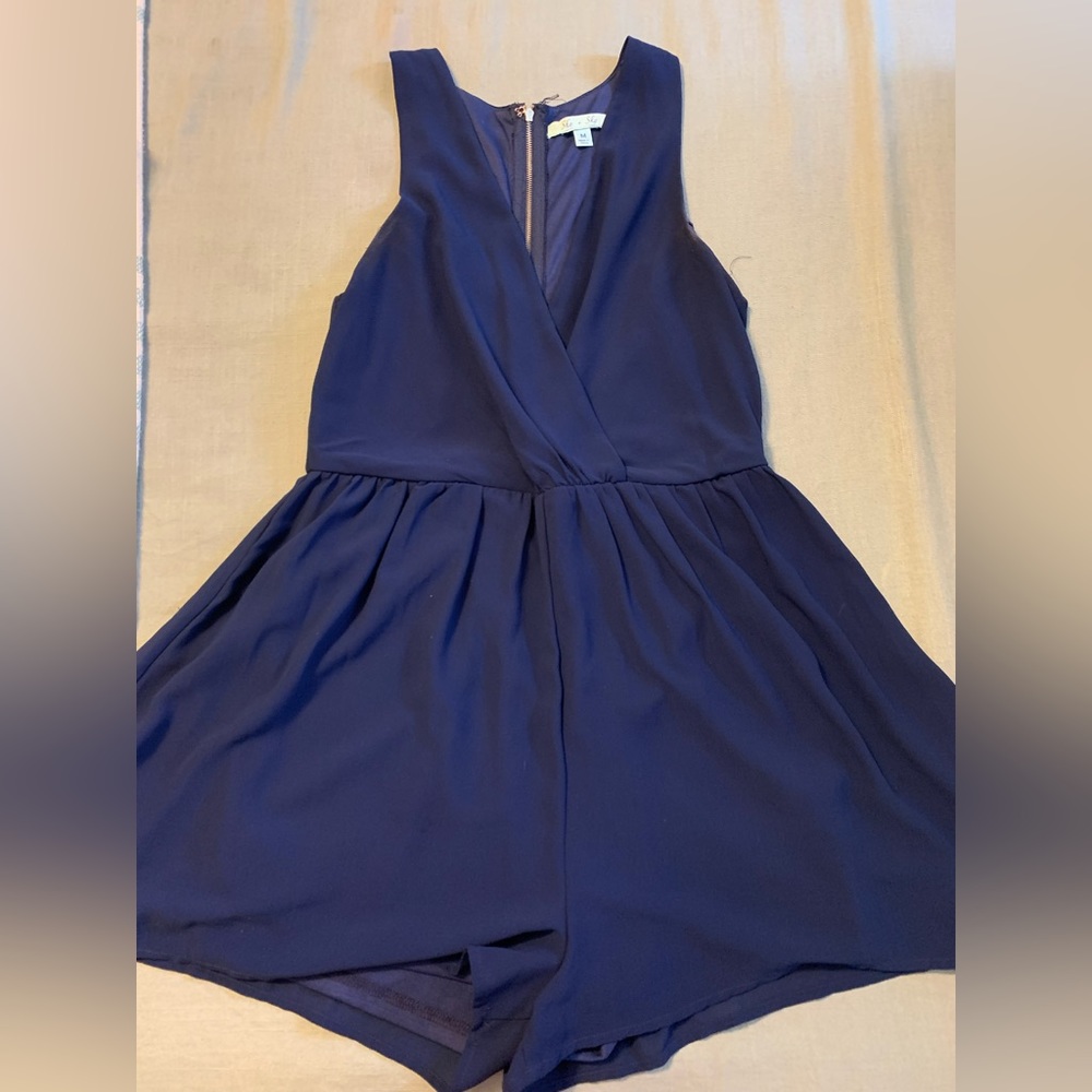 Navy blue flowy romper!